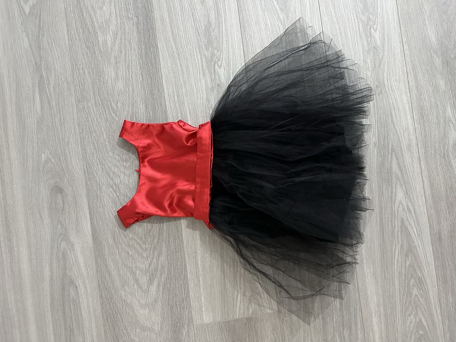 Rochita rosie, nr. 86-92