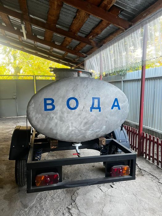 Прицеп с алюминиевой бочкой