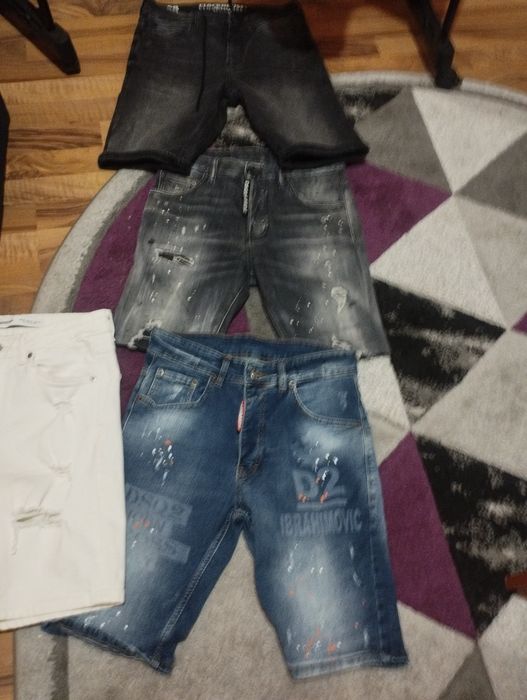 Blugi scurți oferta.