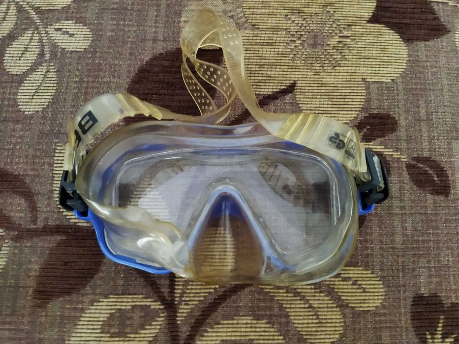 Очила за плуване