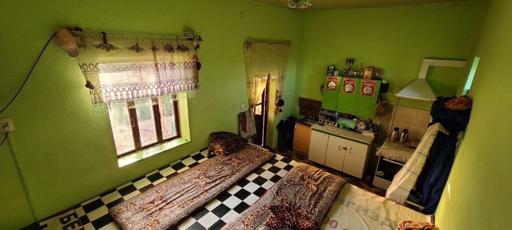 Hovli sotiladi .Hamma sharoitlari bor uy sotiladi. 5 xonali ichimlik