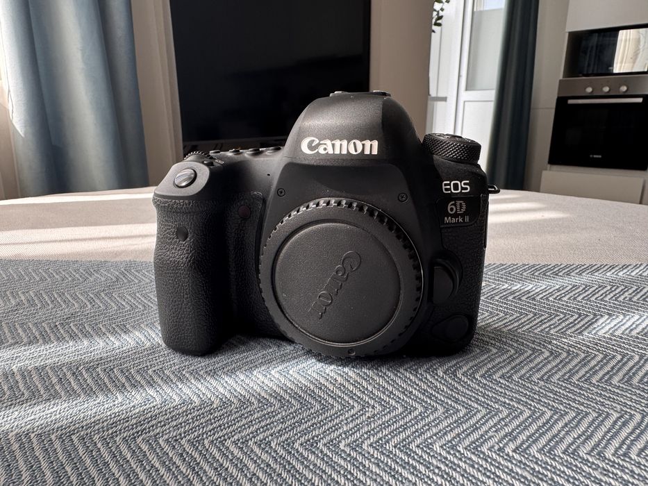 Фотоаппарат Canon EOS 6D Mark II