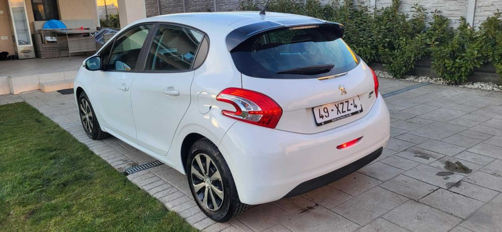 Peugeot 208 Cutie automata