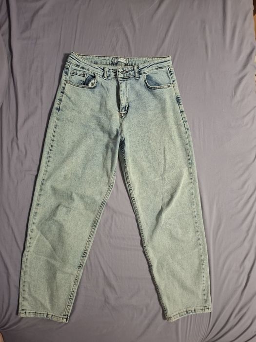 Продам женские джинсы