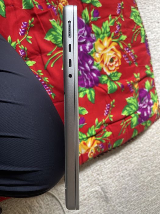 Продаю macbook pro 14 m4 pro