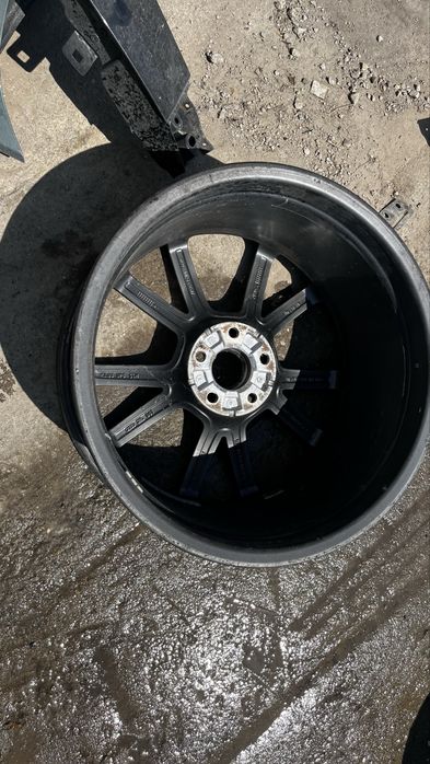 Audi A4 W8 B9 джанта 19 8.5J ET:40