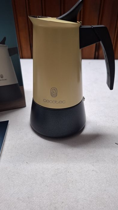 Италианска кафеварка  Cecotec Piccolina 600 Beige, 300 мл, 6чаши неръждаема стомана