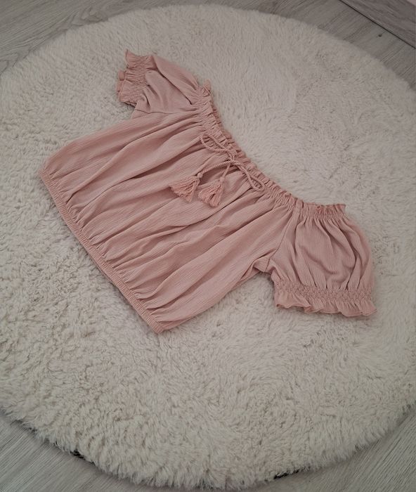 розова къса блузка с голи рамене H&M
