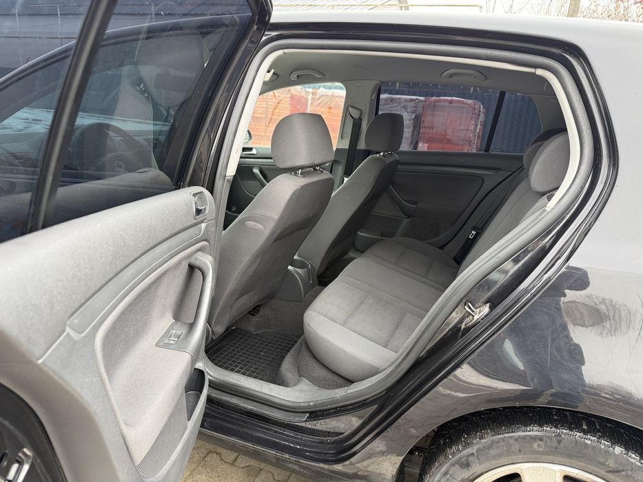 Volkswagen Golf 5 1.6 Benzina