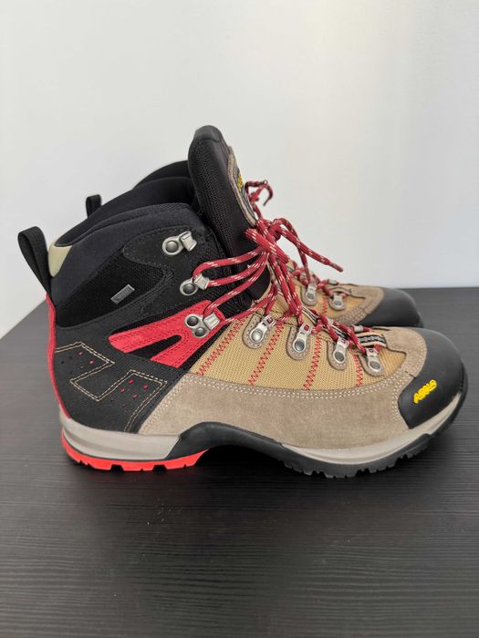 bocanci de trekking noi Asolo Fugitive GTX