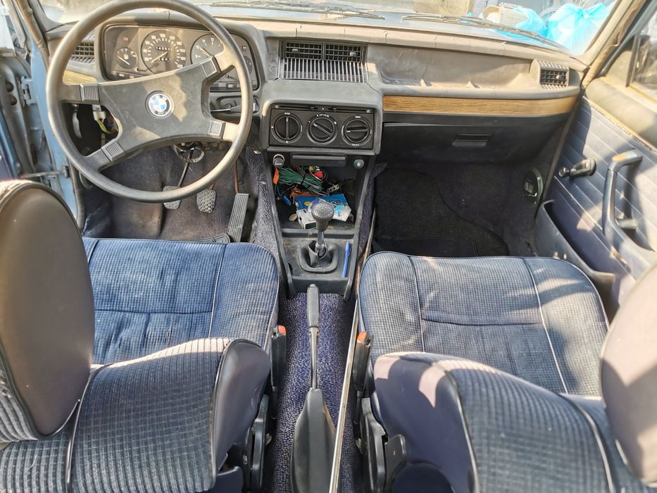 BMW 518 E12, benzina