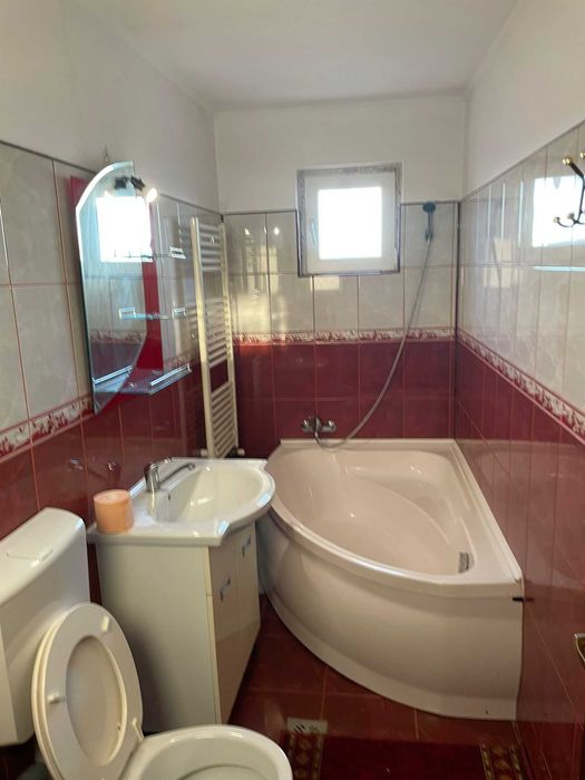 Pf inchiriez apartament