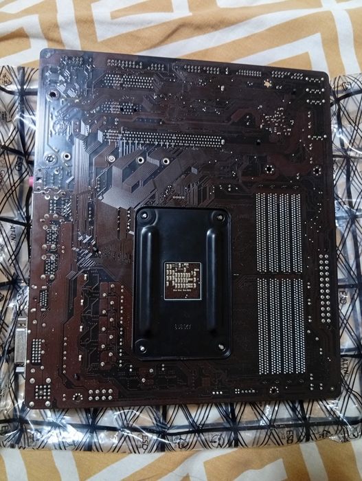 Продам материнскую плату