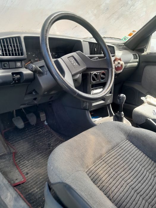 Продавам пежо 405 на части