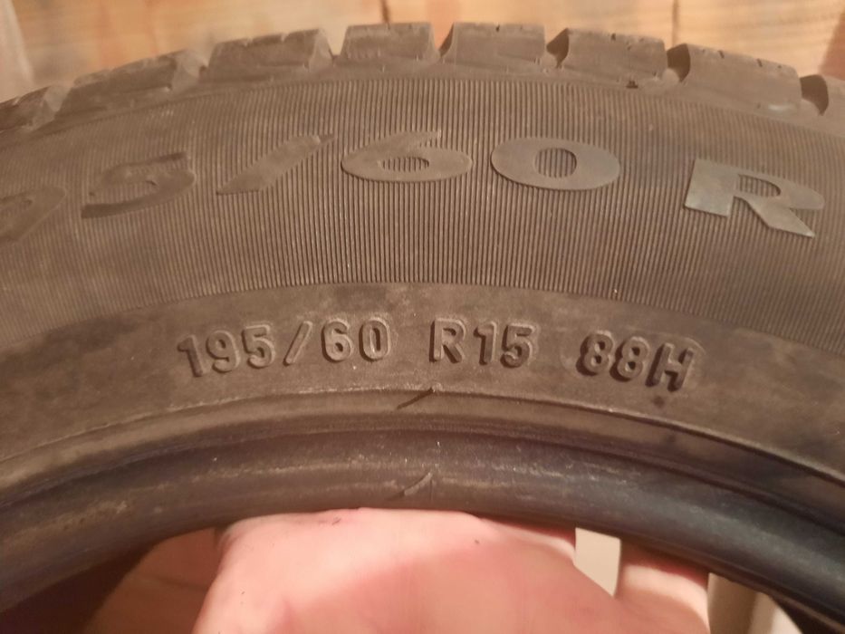 Гуми летни, 4 бр Pirelli 195/ 60/ 15