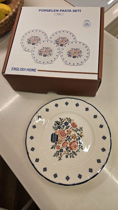Порцеланови чинии English Home 4 бр.