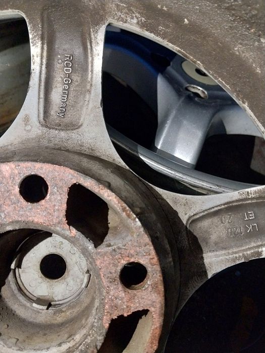 Диски R16 на BMW. Два комплекта.