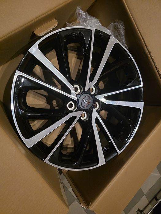 Jante de aliaj  originale Toyota pe 19