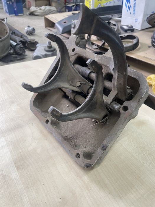 Крышка КПП газ 53