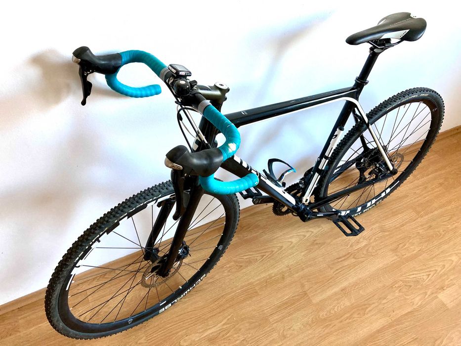 Bicicleta: CUBE Cross Race 2017 / 56cm