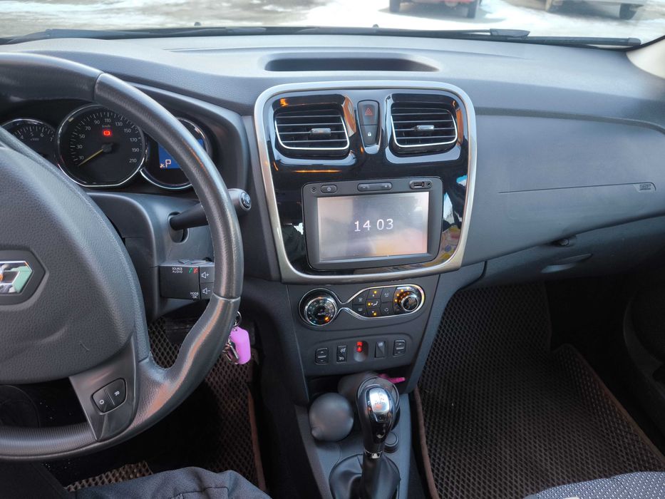 RENAULT sandero 2016