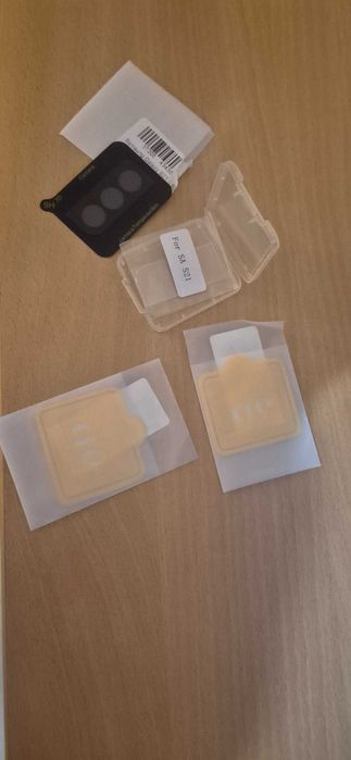 Силиконови протектори и екранни предпазители за Samsung Galaxy S21