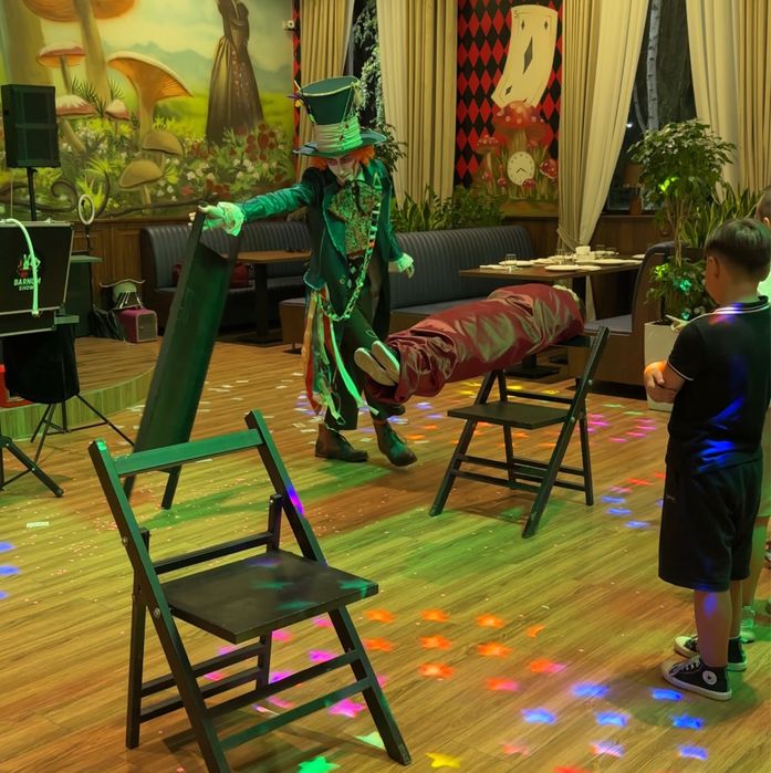 Фокусник «Безумный шляпник» на ваш праздник