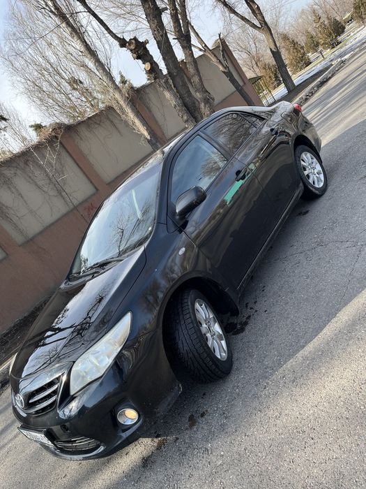 Машина Tayota Carolla