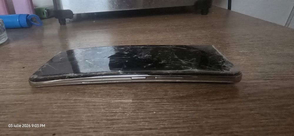 Honor 90 12GB RAM / 512GB – DEFECT – pentru piese sau reparație