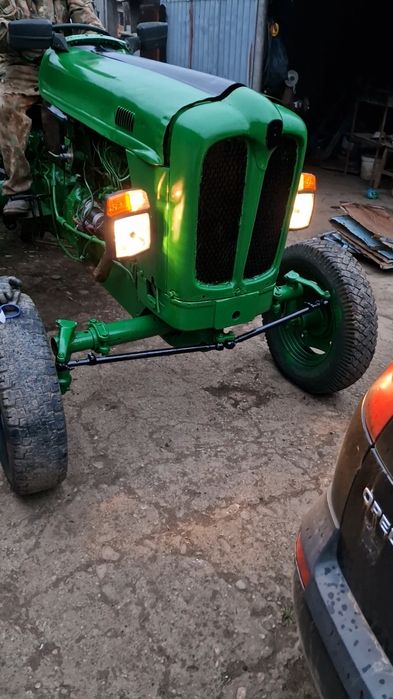 Vând tractor Fiat 411R împreună cu remorca si cultivator