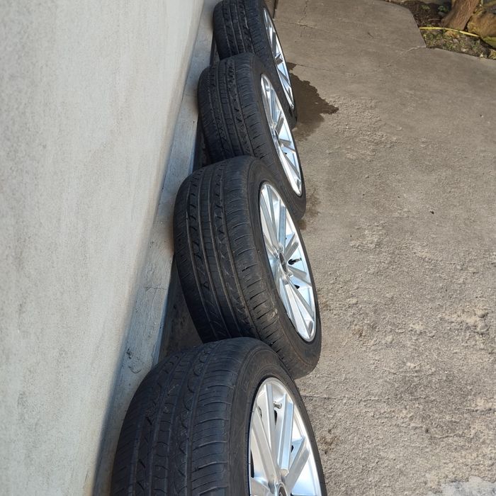 Продам диски 15 размер с резиной вместе