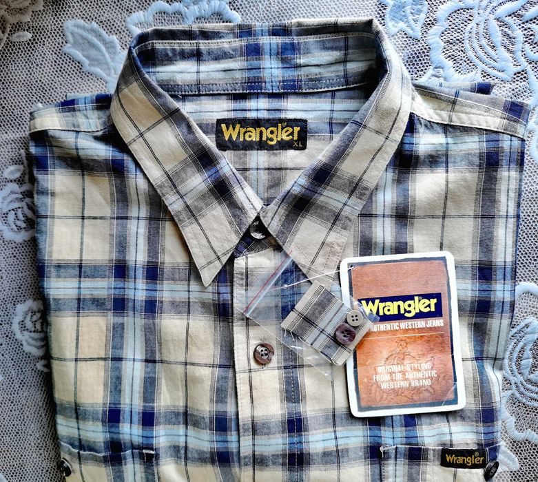 Ветровки, рубашка, жилет