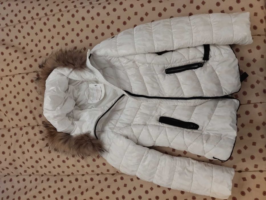 Дамско зимно яке с качулка