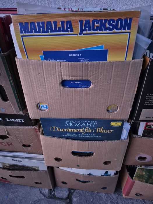 Vând 100 Discuri Vinil muzica clasca mixta pentru pick Artiști celebri