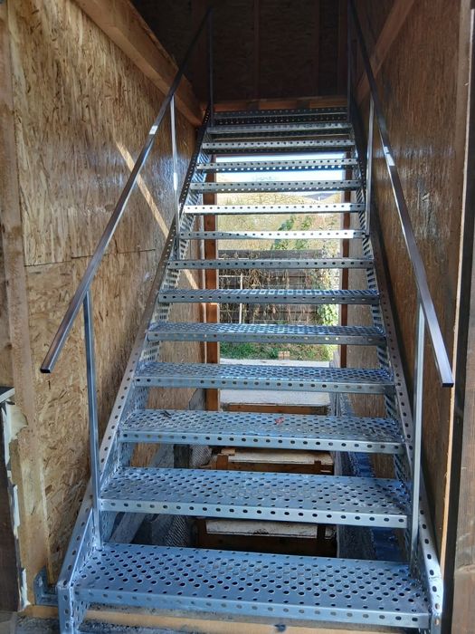 Scari metalice zincate j