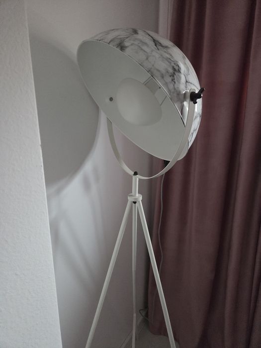 Lampadar de vanzare