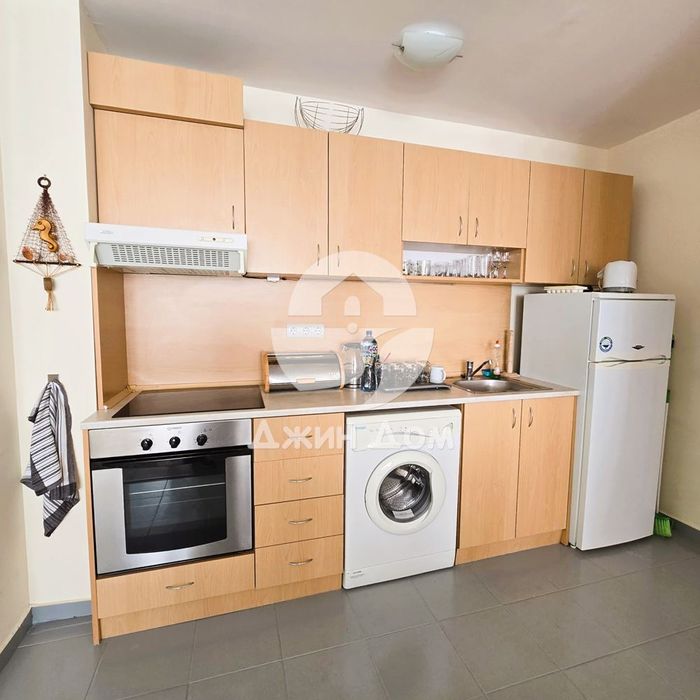 Апартамент с ЧАСТИЧНА ГЛЕДКА МОРЕ в Марина Вю Форт Бийч, Елените