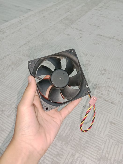 Продам компьютерный комплектующие