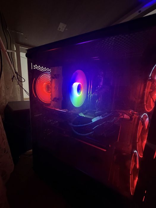 Vand pc gaming rtx 5070