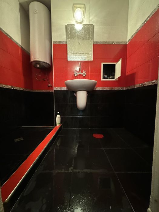 Продава се Тристаен апартамент в Бургас, Възраждане - 100 кв.м за 1800 €/кв.м - Снимка #8