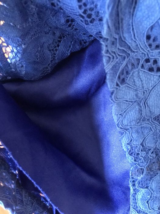 Красива дантелена рокля