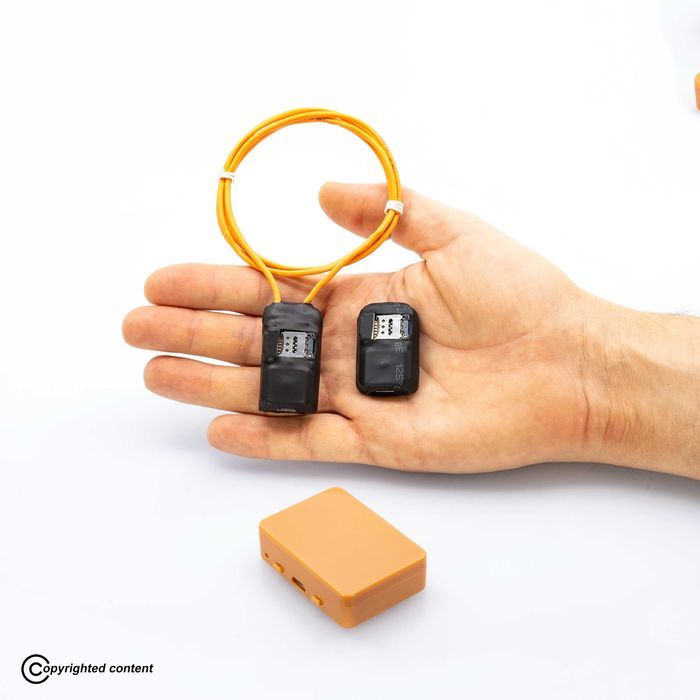 Cutiuta GSM casti de copiat Microvibratii - NU se Aud/Vad in Exterior!