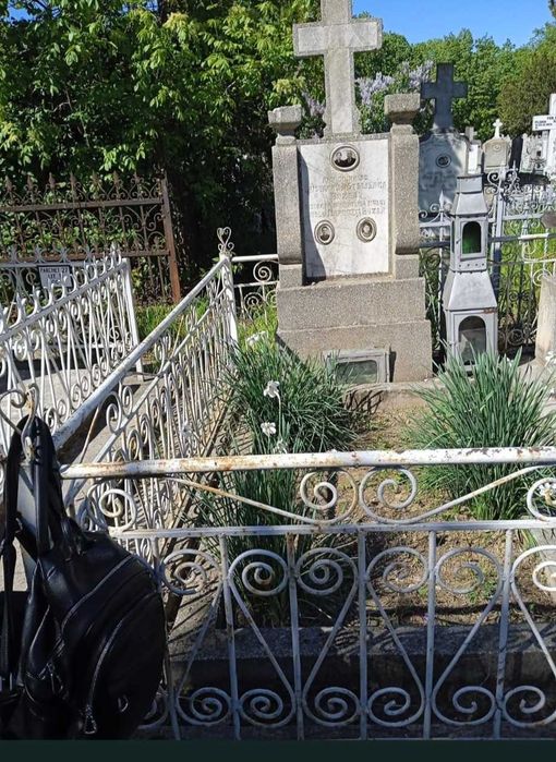 2 locuri de veci in cimitirul Sf. Constantin.
