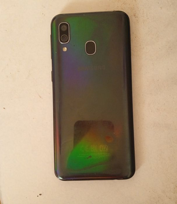 Продается Самсунг А40