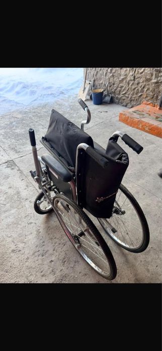 Продам инвалидную коляску