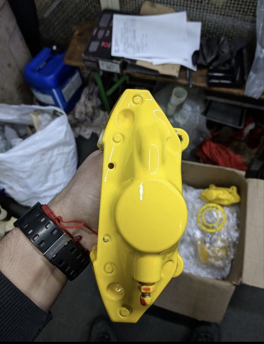 Subaru Суппорта Brembo gold