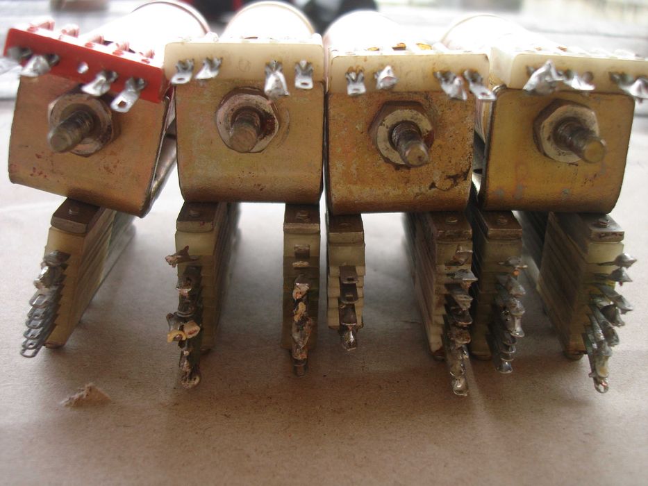 Български асансьорни релета РАУ 48 волта