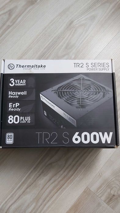 Vând sursa PC Thermaltake TR2S 80+ 600W eficienta 86% ,nouă