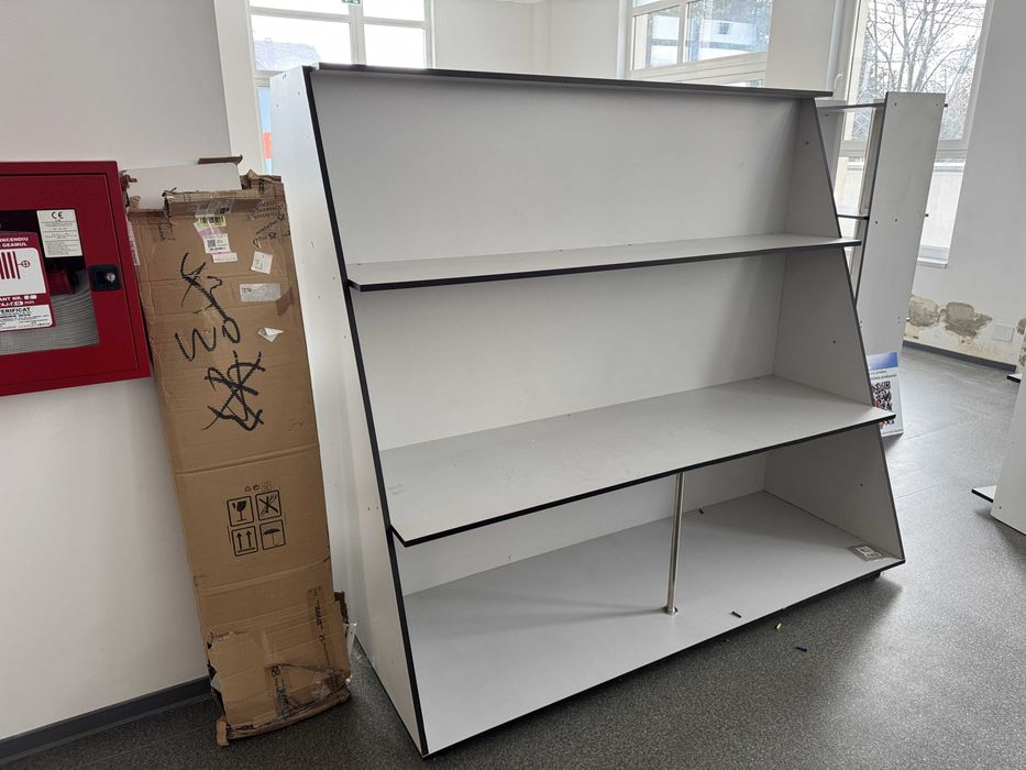 Rafturi magazin din PAL