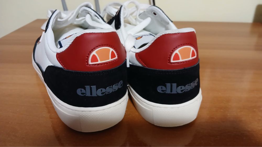 Adidasi Ellesse